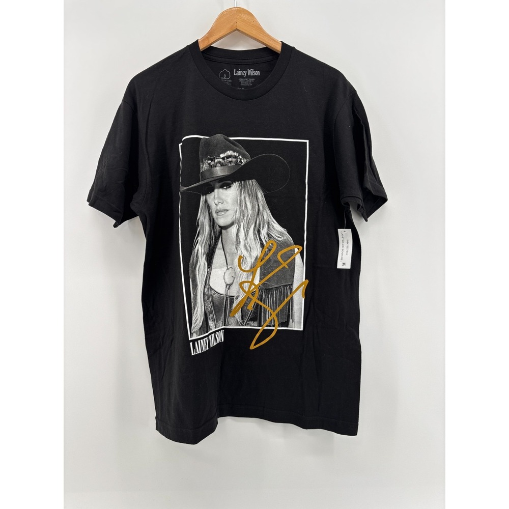 Signature Graphic Cowgirl T-Shirt Mens Black Large Vintage Lainey Wilson NWT